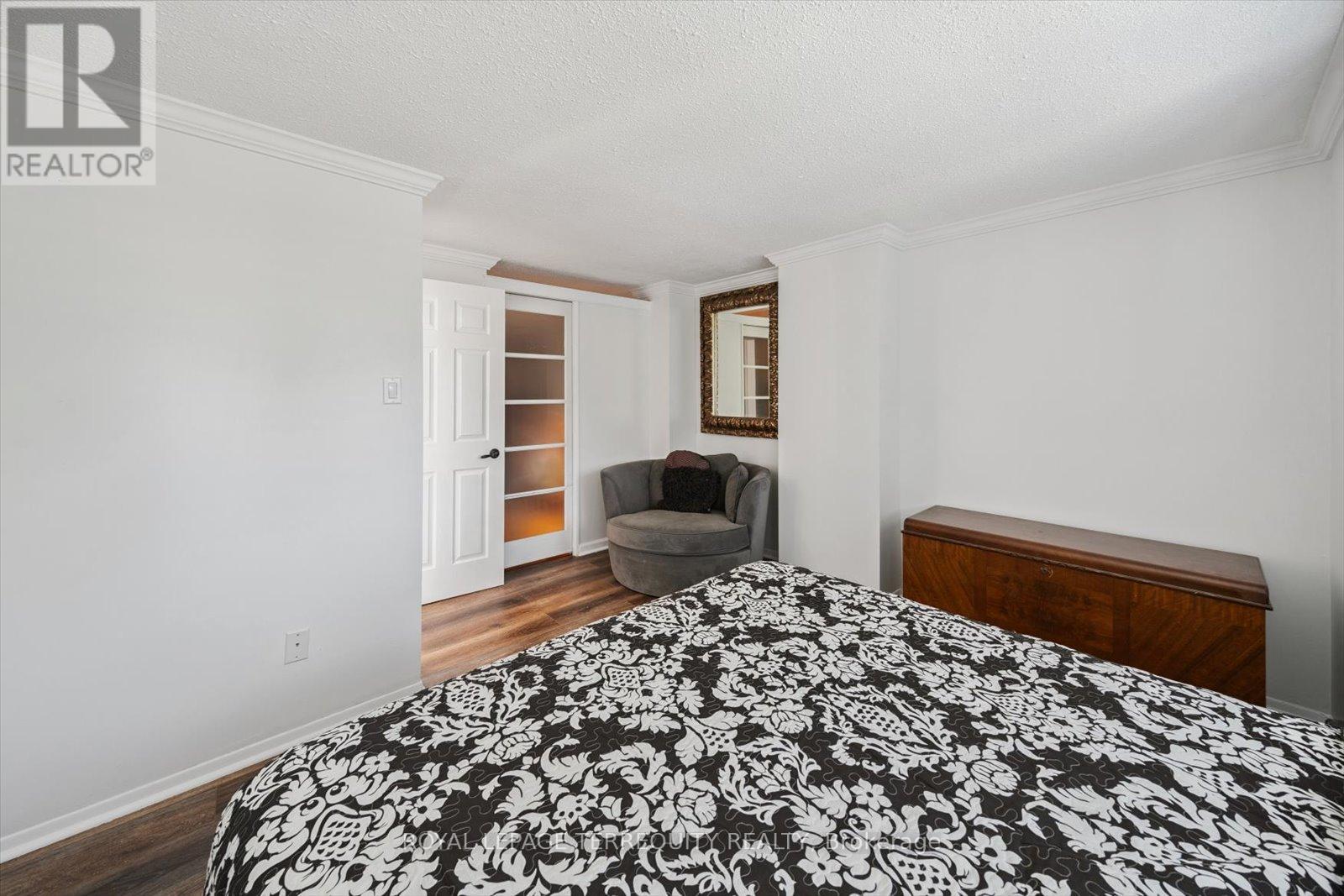 1825 Hyde Mill Crescent, Mississauga, Ontario  L5N 0A7 - Photo 23 - W12642098