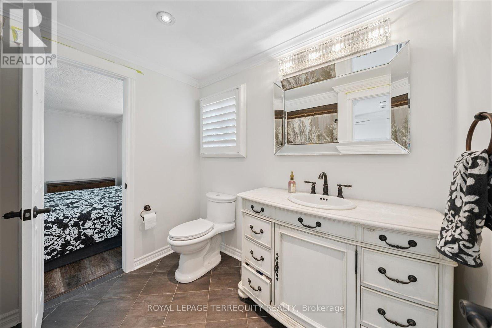 1825 Hyde Mill Crescent, Mississauga, Ontario  L5N 0A7 - Photo 31 - W12642098