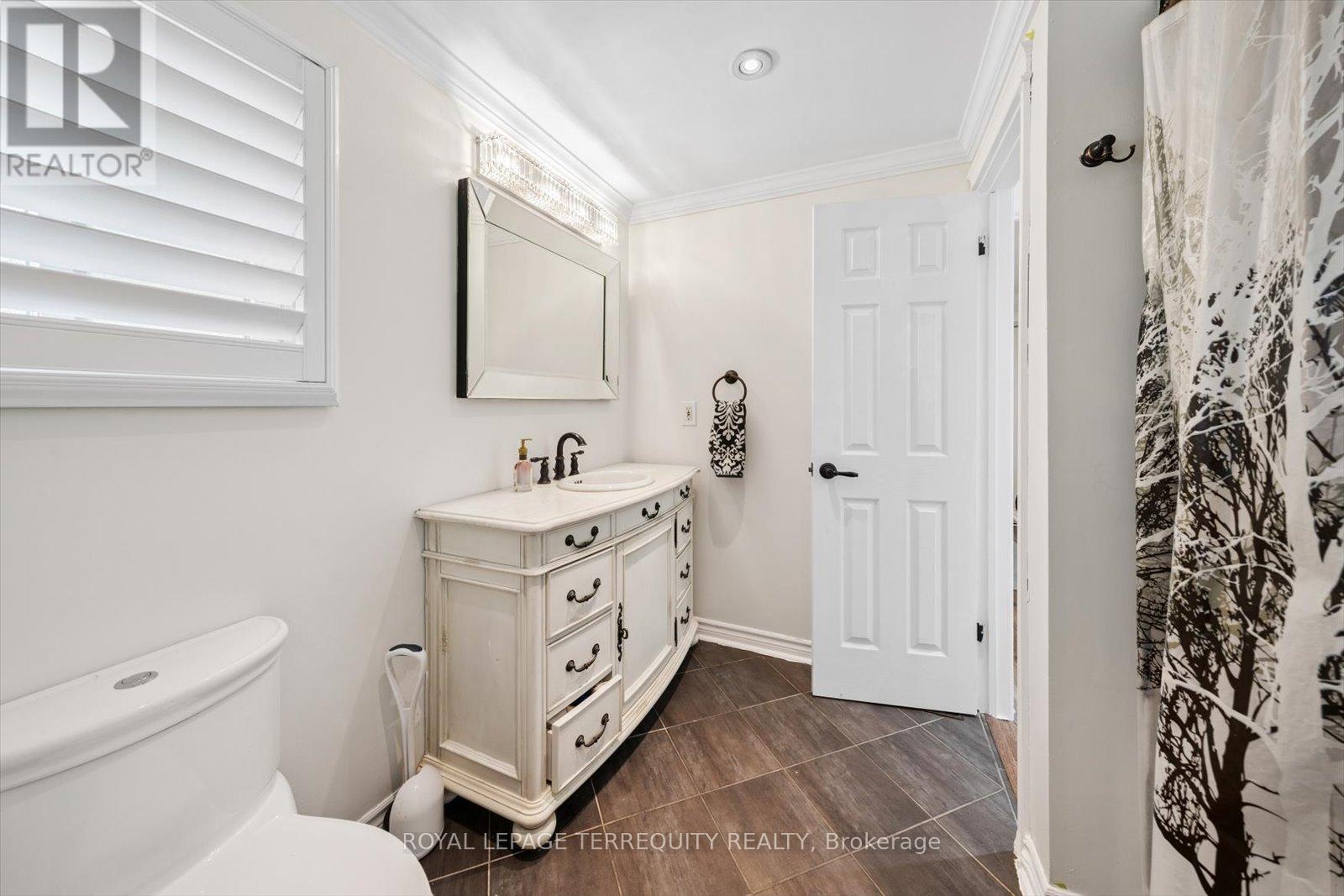 1825 Hyde Mill Crescent, Mississauga, Ontario  L5N 0A7 - Photo 32 - W12642098