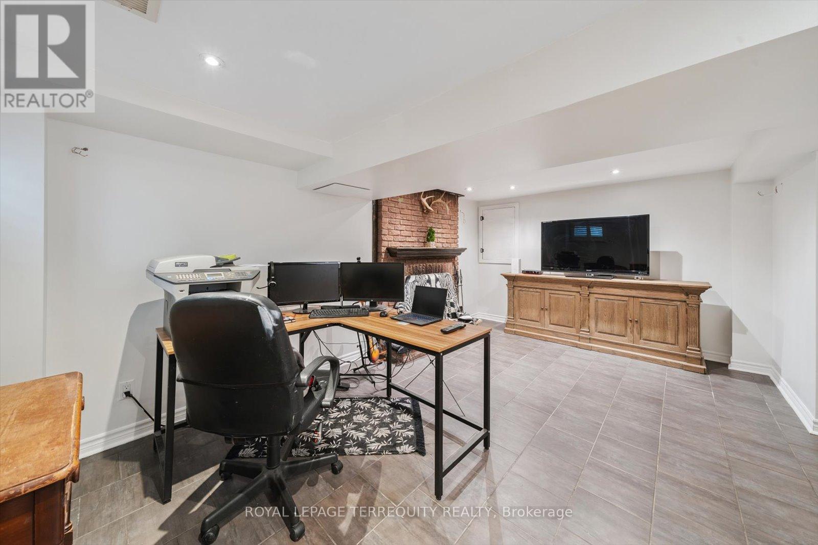 1825 Hyde Mill Crescent, Mississauga, Ontario  L5N 0A7 - Photo 33 - W12642098