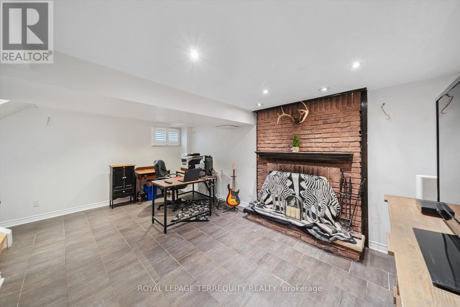 1825 Hyde Mill Crescent, Mississauga, Ontario  L5N 0A7 - Photo 35 - W12642098