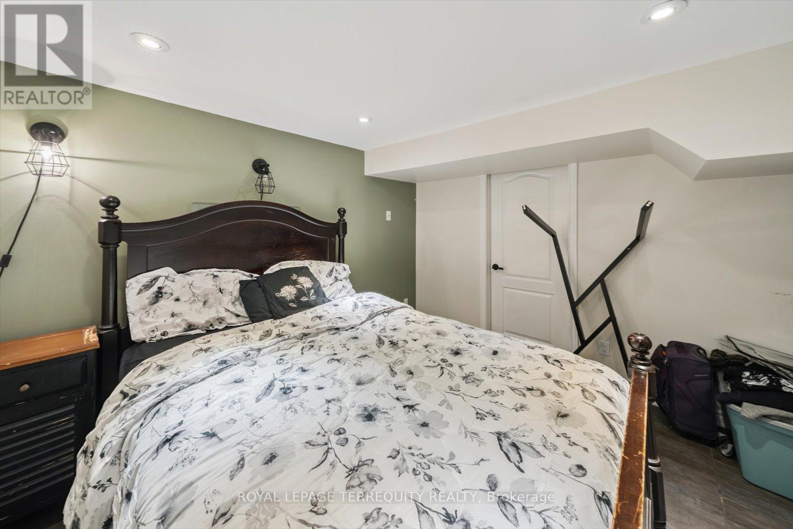 1825 Hyde Mill Crescent, Mississauga, Ontario  L5N 0A7 - Photo 37 - W12642098