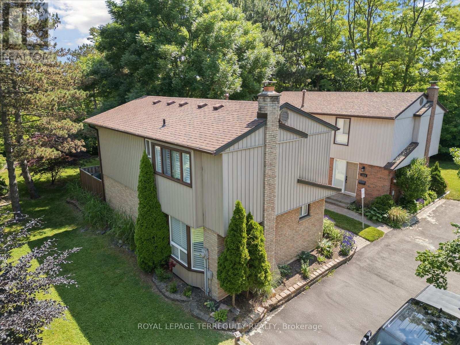 1825 Hyde Mill Crescent, Mississauga, Ontario  L5N 0A7 - Photo 5 - W12642098