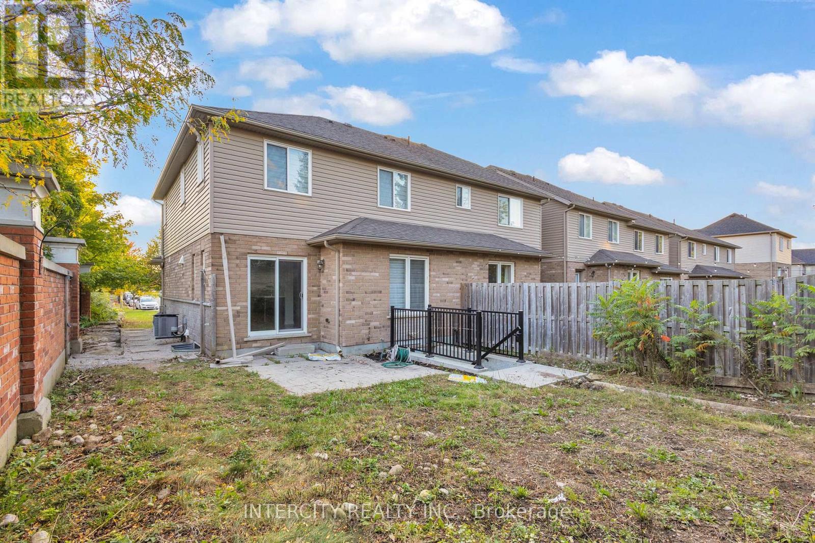 51 Laughland Lane, Guelph, Ontario  N1L 0C9 - Photo 10 - X12642104