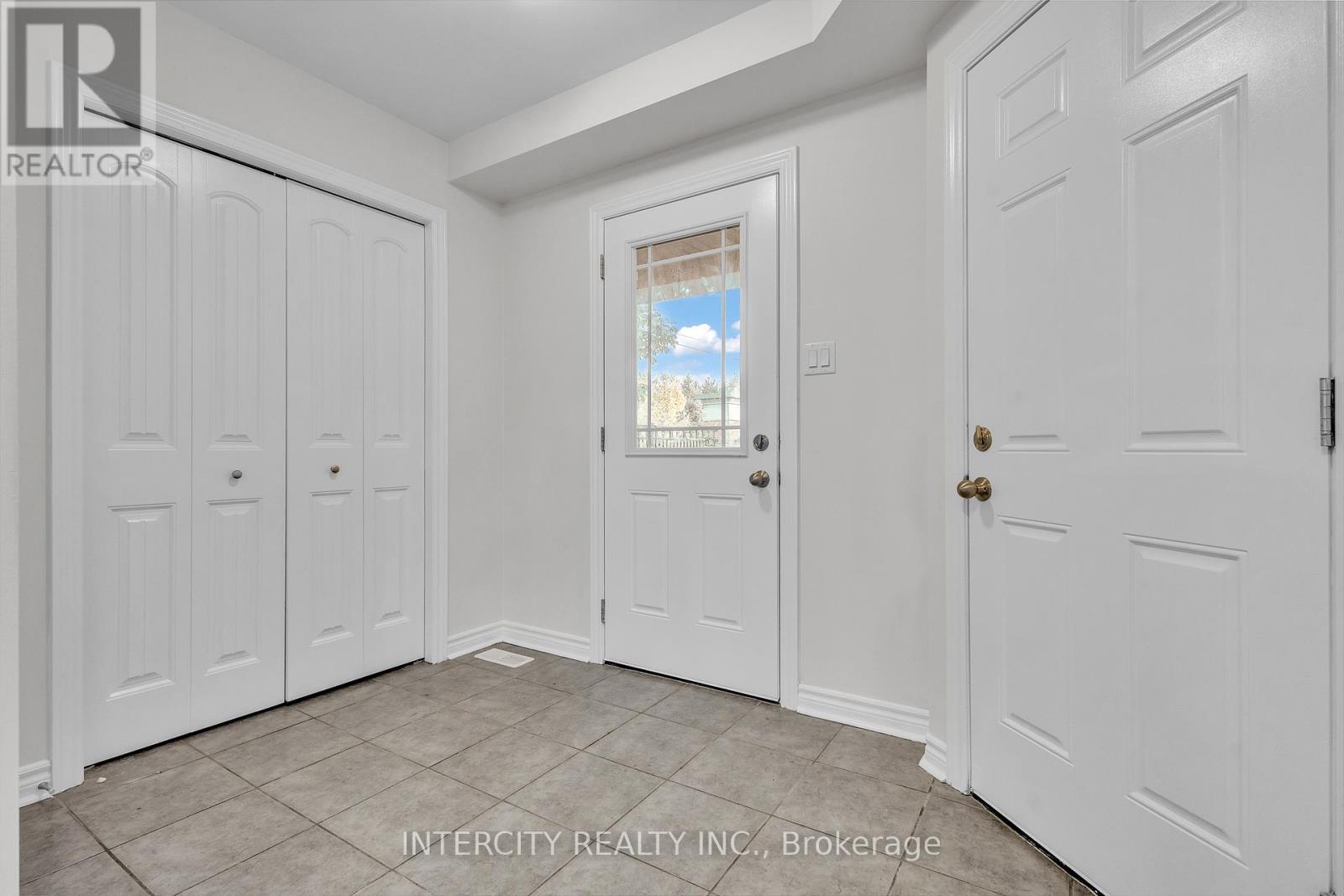 51 Laughland Lane, Guelph, Ontario  N1L 0C9 - Photo 11 - X12642104