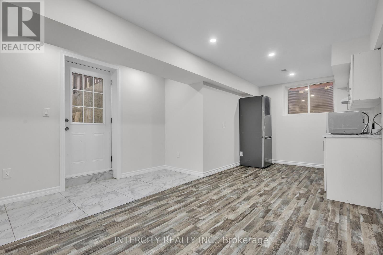 51 Laughland Lane, Guelph, Ontario  N1L 0C9 - Photo 38 - X12642104