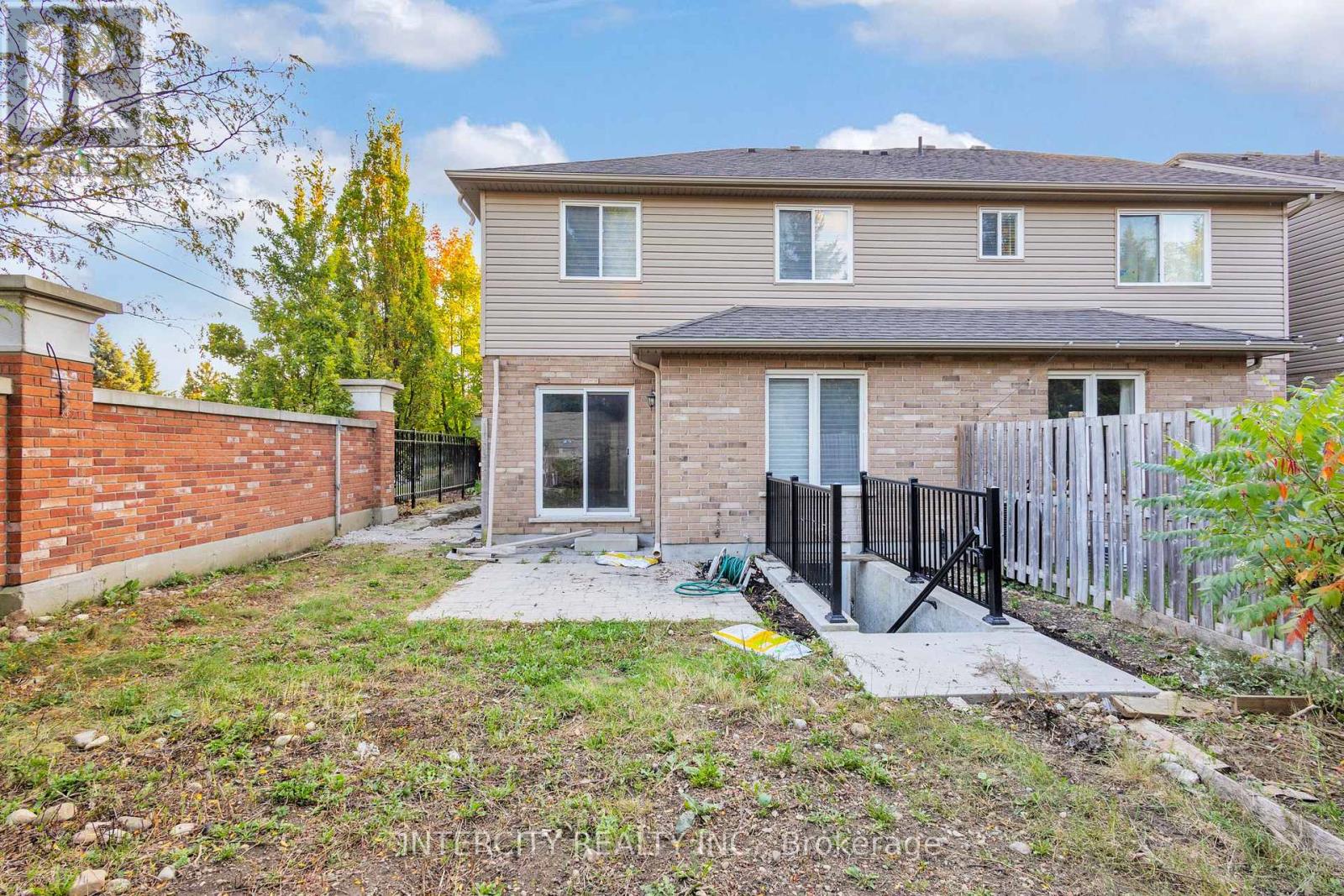 51 Laughland Lane, Guelph, Ontario  N1L 0C9 - Photo 8 - X12642104