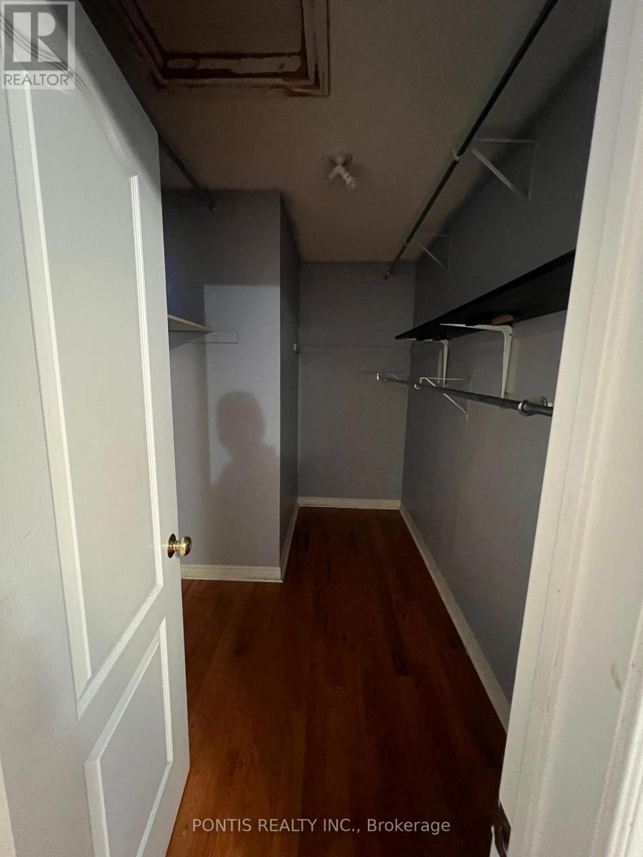 32 Mapleview Avenue, Brampton, Ontario  L6R 1M2 - Photo 16 - W12520866