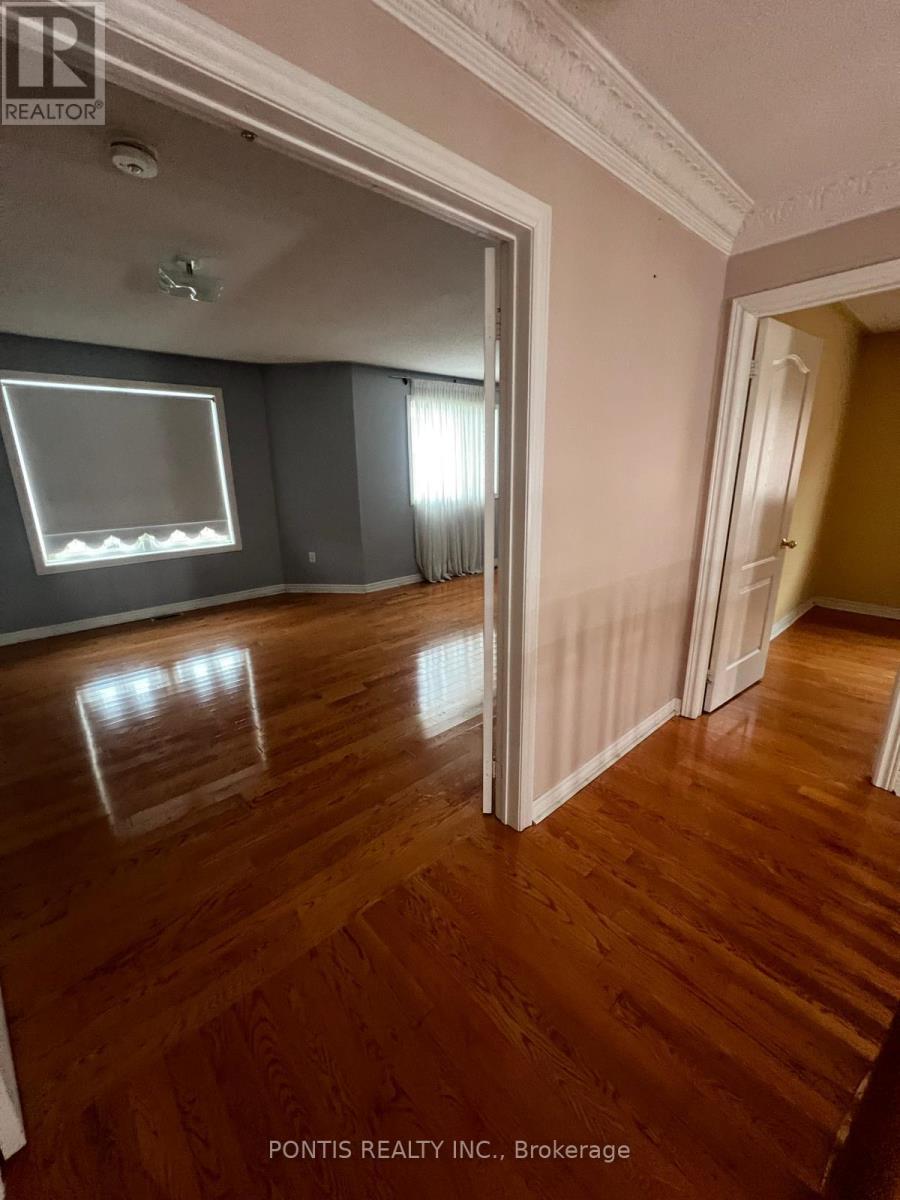 32 Mapleview Avenue, Brampton, Ontario  L6R 1M2 - Photo 14 - W12520866