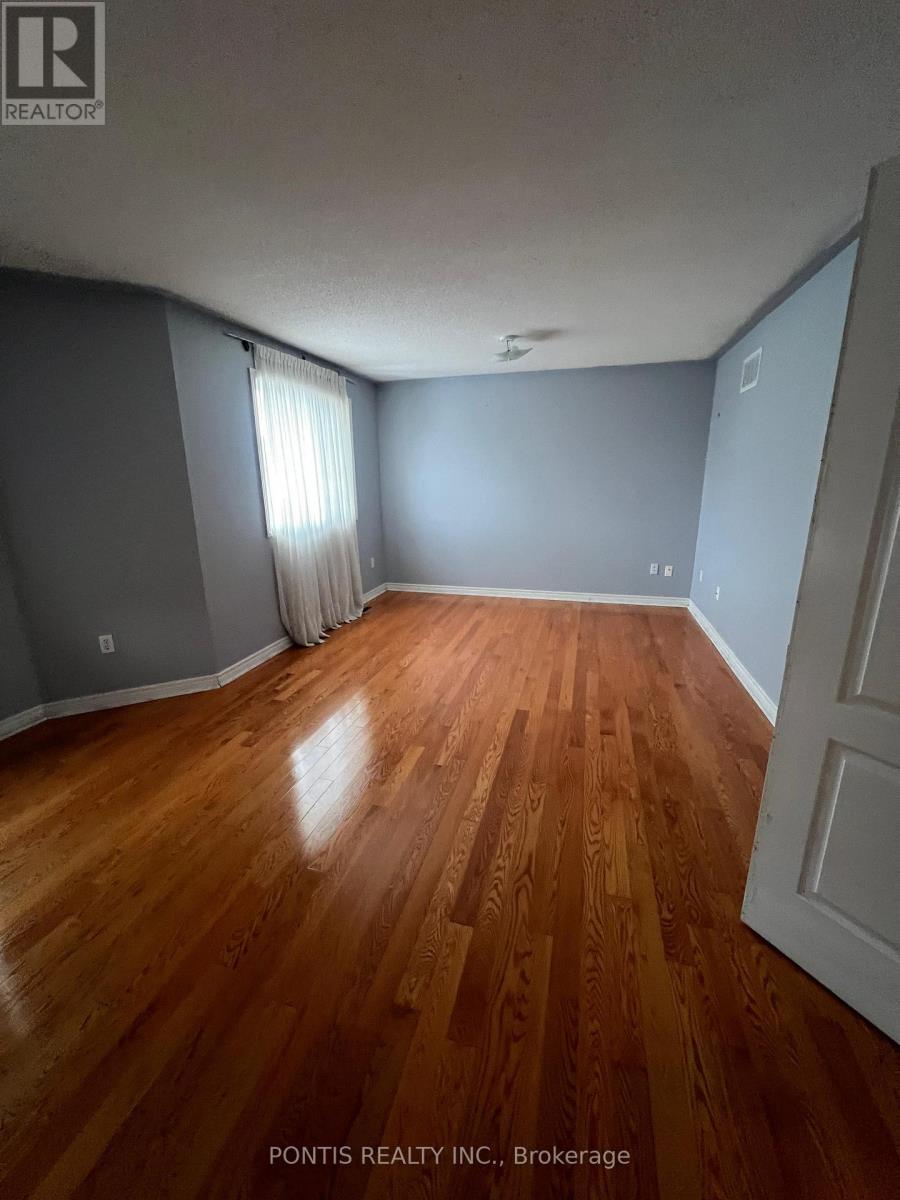 32 Mapleview Avenue, Brampton, Ontario  L6R 1M2 - Photo 13 - W12520866