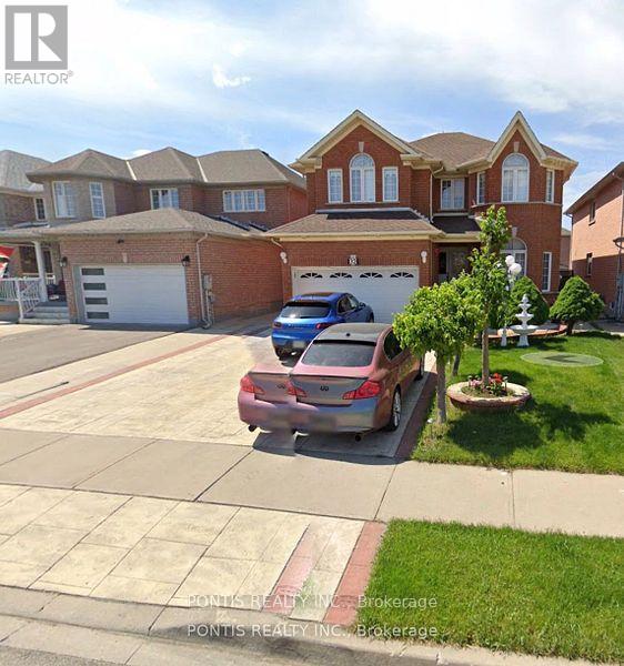 32 Mapleview Avenue, Brampton, Ontario  L6R 1M2 - Photo 2 - W12520866