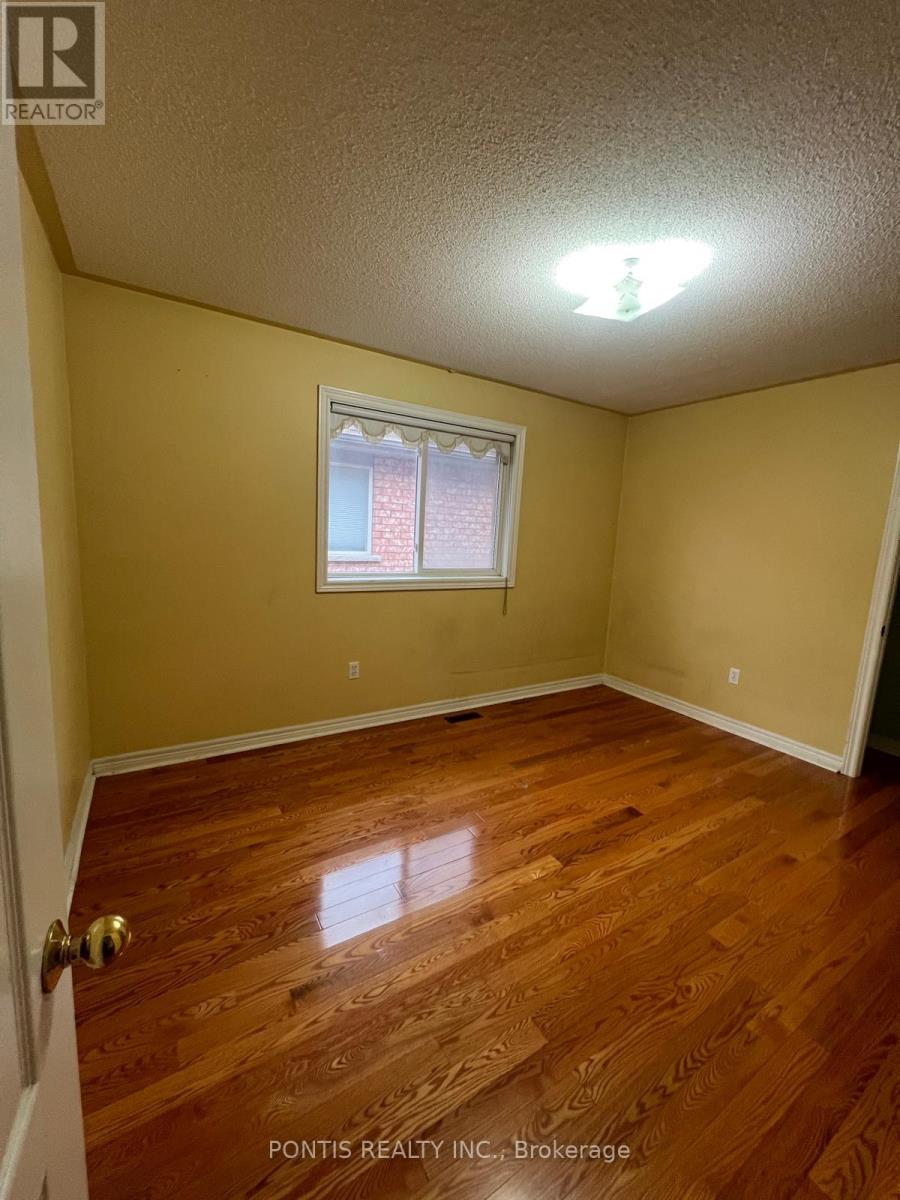 32 Mapleview Avenue, Brampton, Ontario  L6R 1M2 - Photo 22 - W12520866