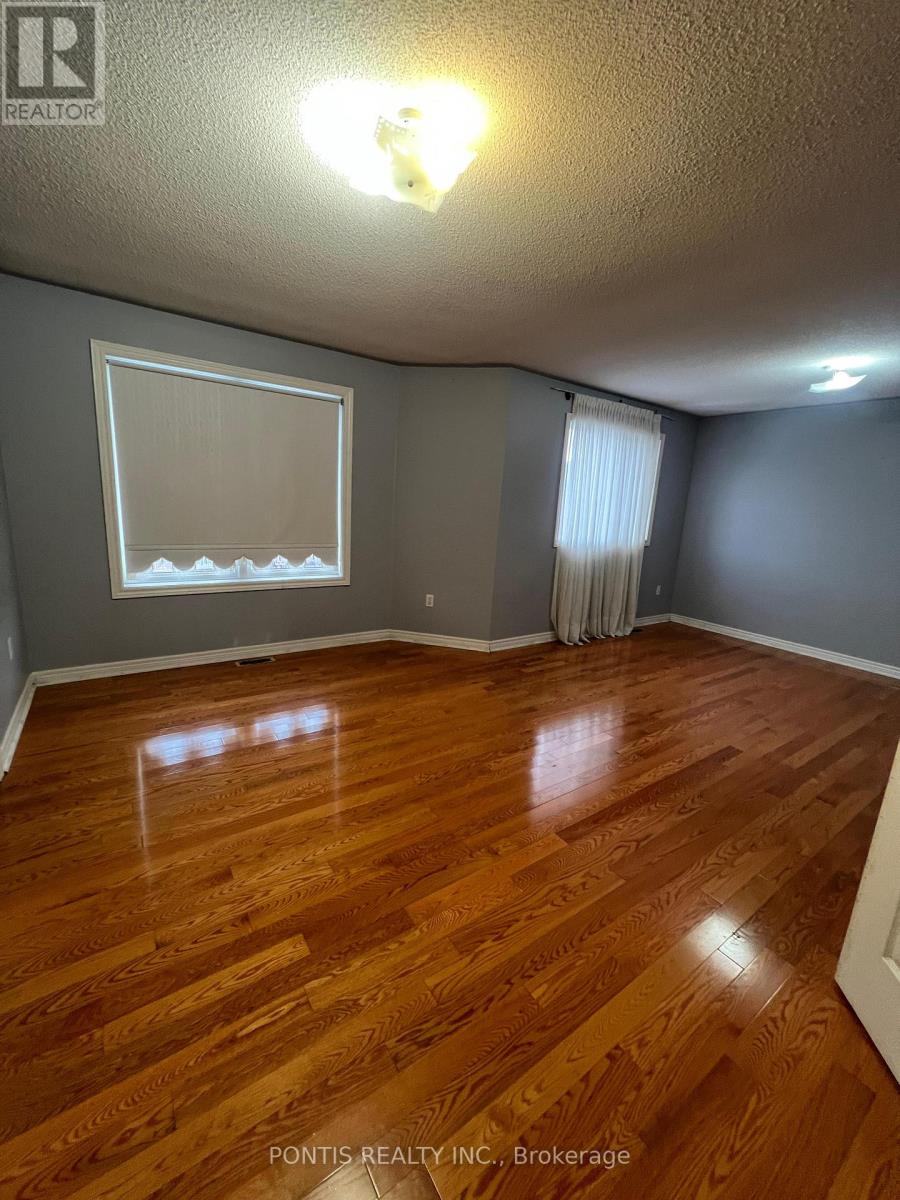 32 Mapleview Avenue, Brampton, Ontario  L6R 1M2 - Photo 15 - W12520866