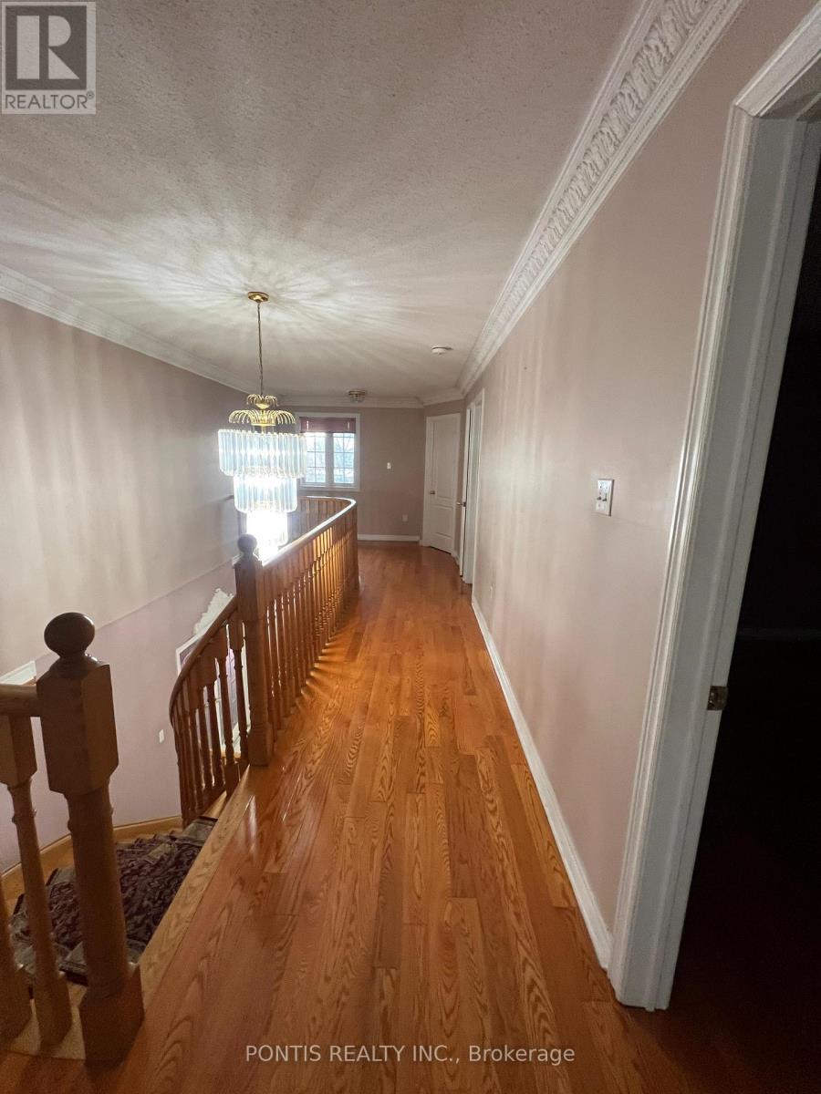 32 Mapleview Avenue, Brampton, Ontario  L6R 1M2 - Photo 19 - W12520866