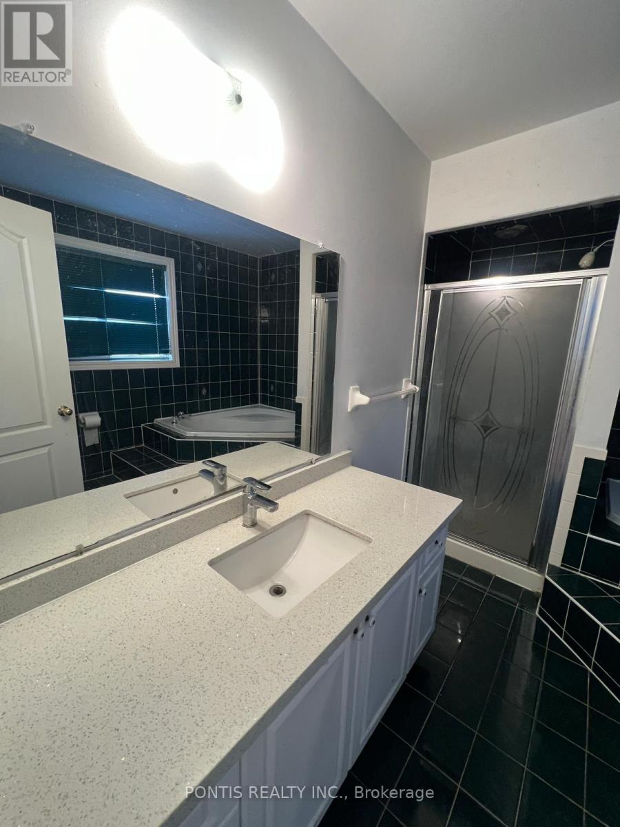 32 Mapleview Avenue, Brampton, Ontario  L6R 1M2 - Photo 17 - W12520866