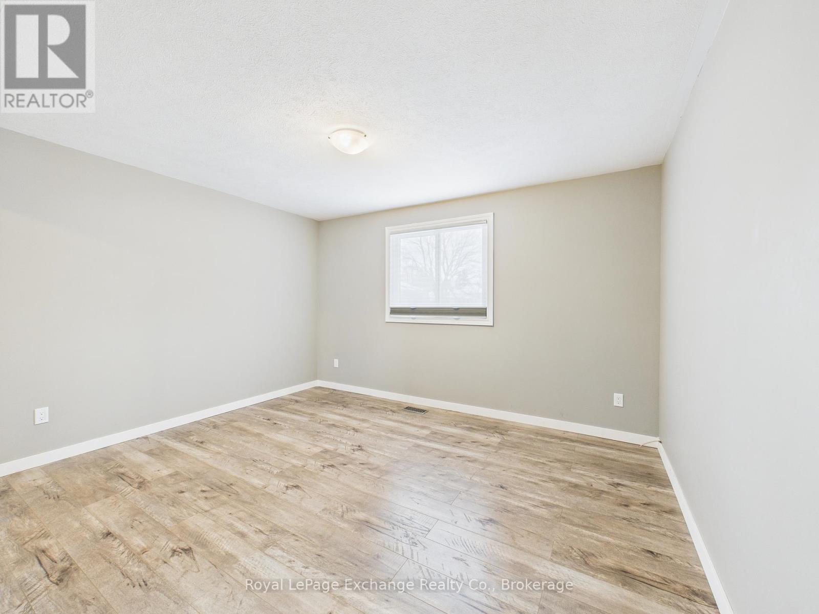 287 Kingsway Street, Kincardine, Ontario  N2Z 1G3 - Photo 10 - X12642110