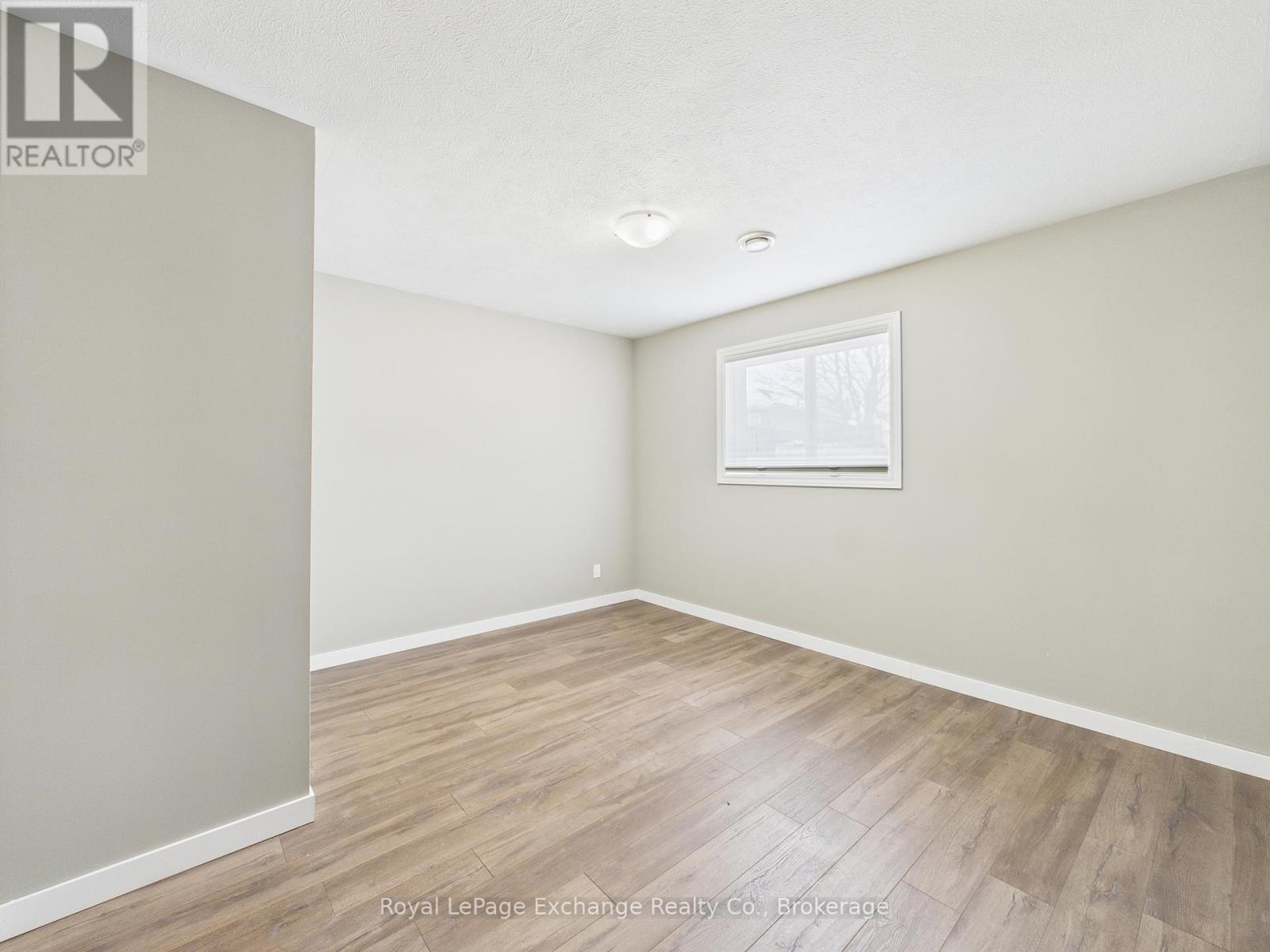 287 Kingsway Street, Kincardine, Ontario  N2Z 1G3 - Photo 13 - X12642110