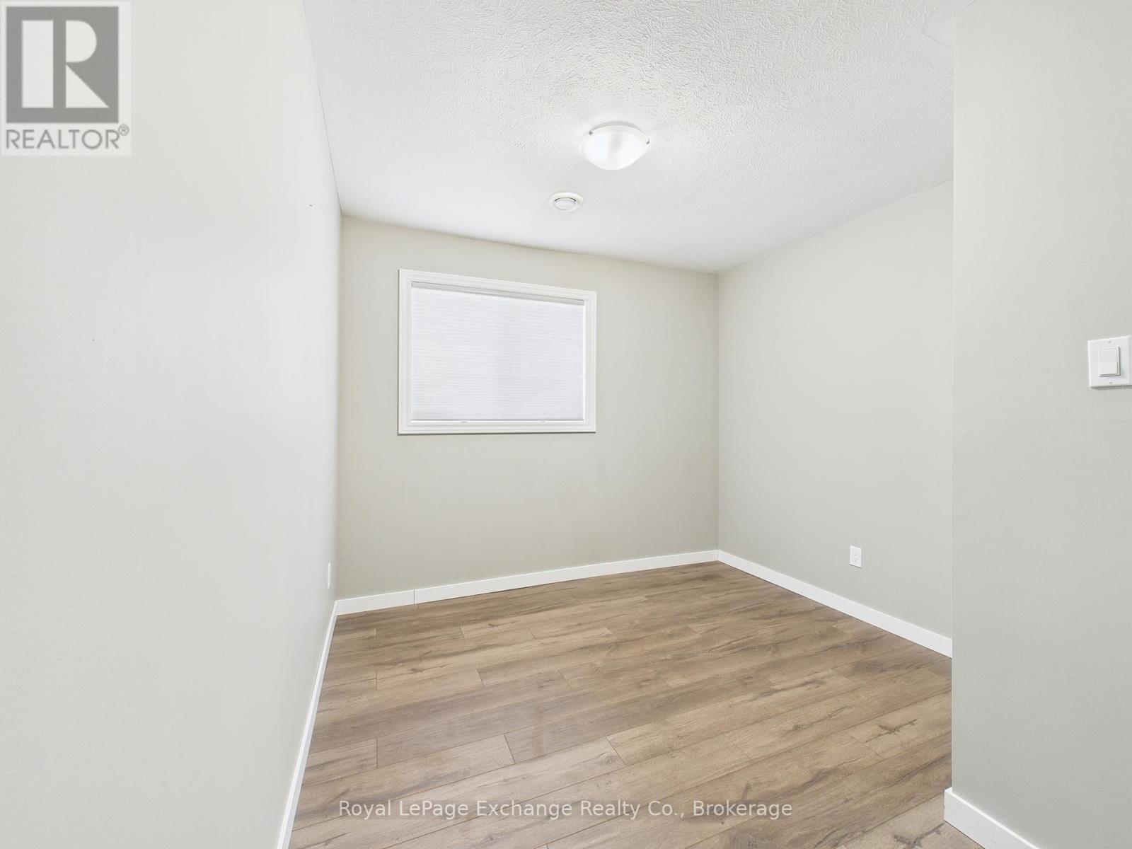 287 Kingsway Street, Kincardine, Ontario  N2Z 1G3 - Photo 15 - X12642110