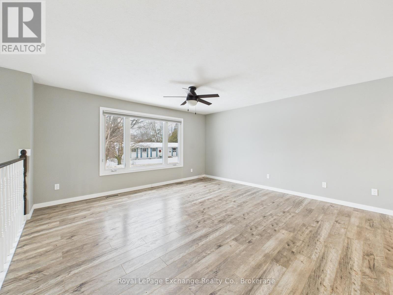 287 Kingsway Street, Kincardine, Ontario  N2Z 1G3 - Photo 2 - X12642110