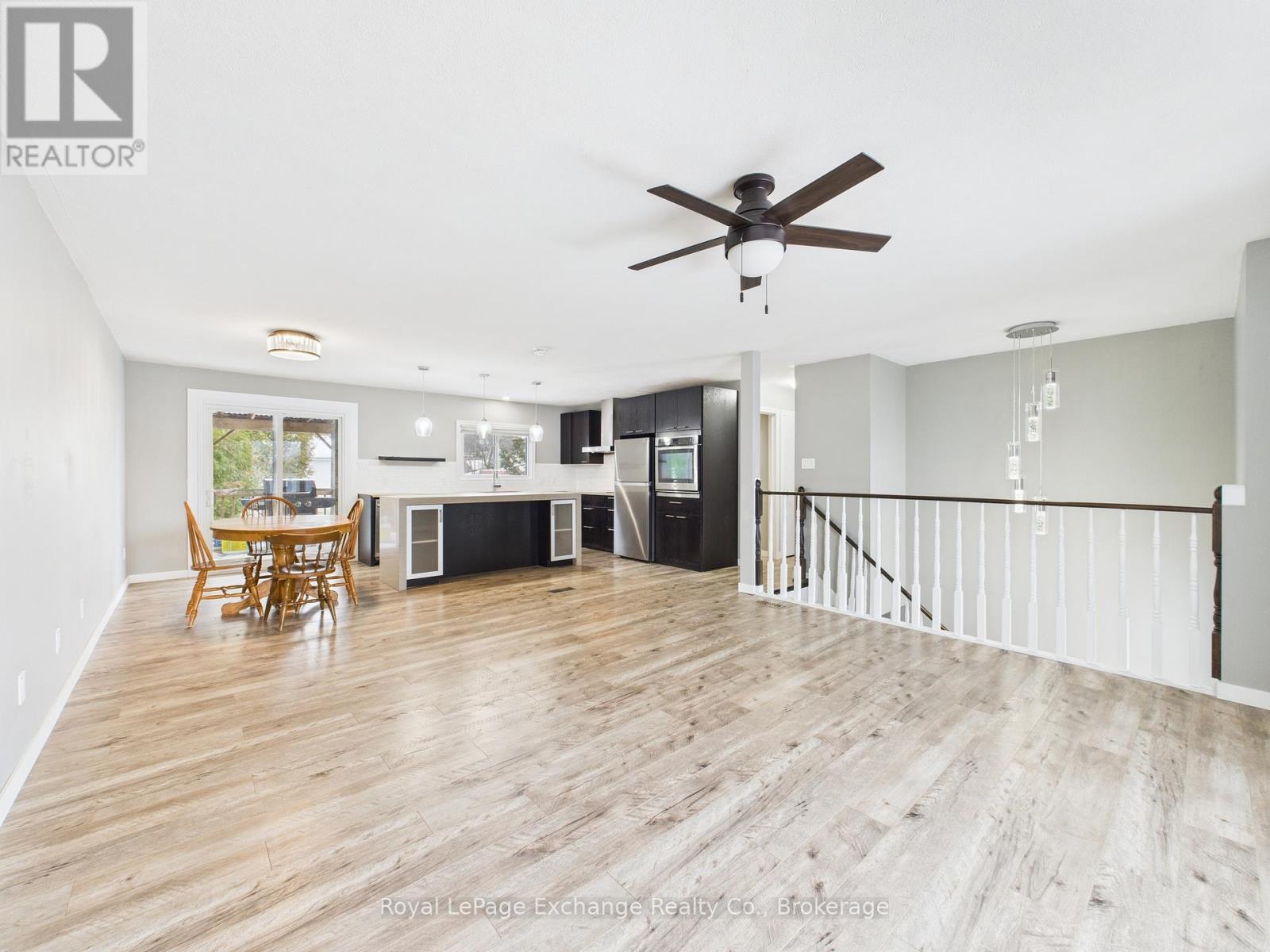 287 Kingsway Street, Kincardine, Ontario  N2Z 1G3 - Photo 3 - X12642110