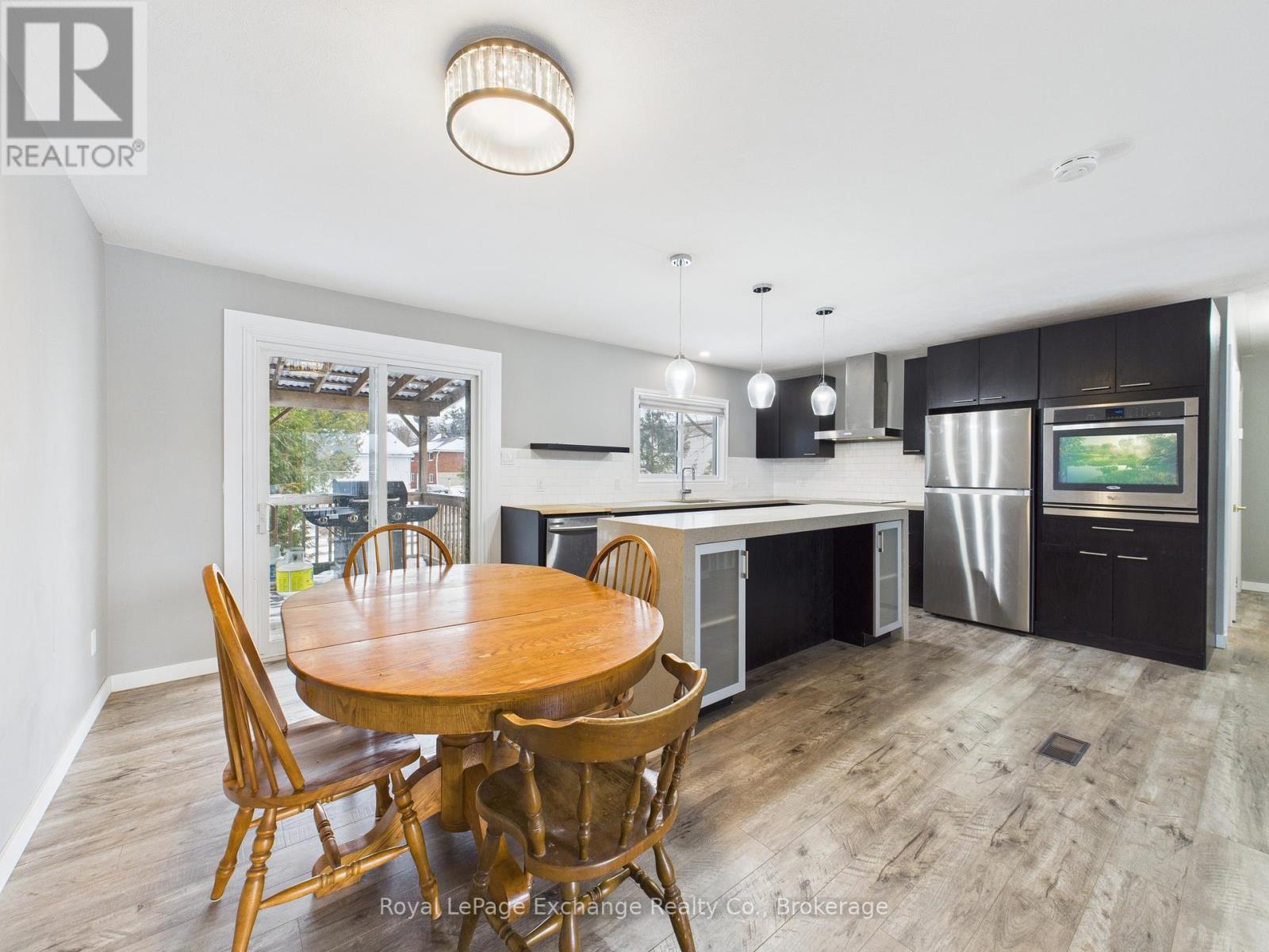 287 Kingsway Street, Kincardine, Ontario  N2Z 1G3 - Photo 4 - X12642110