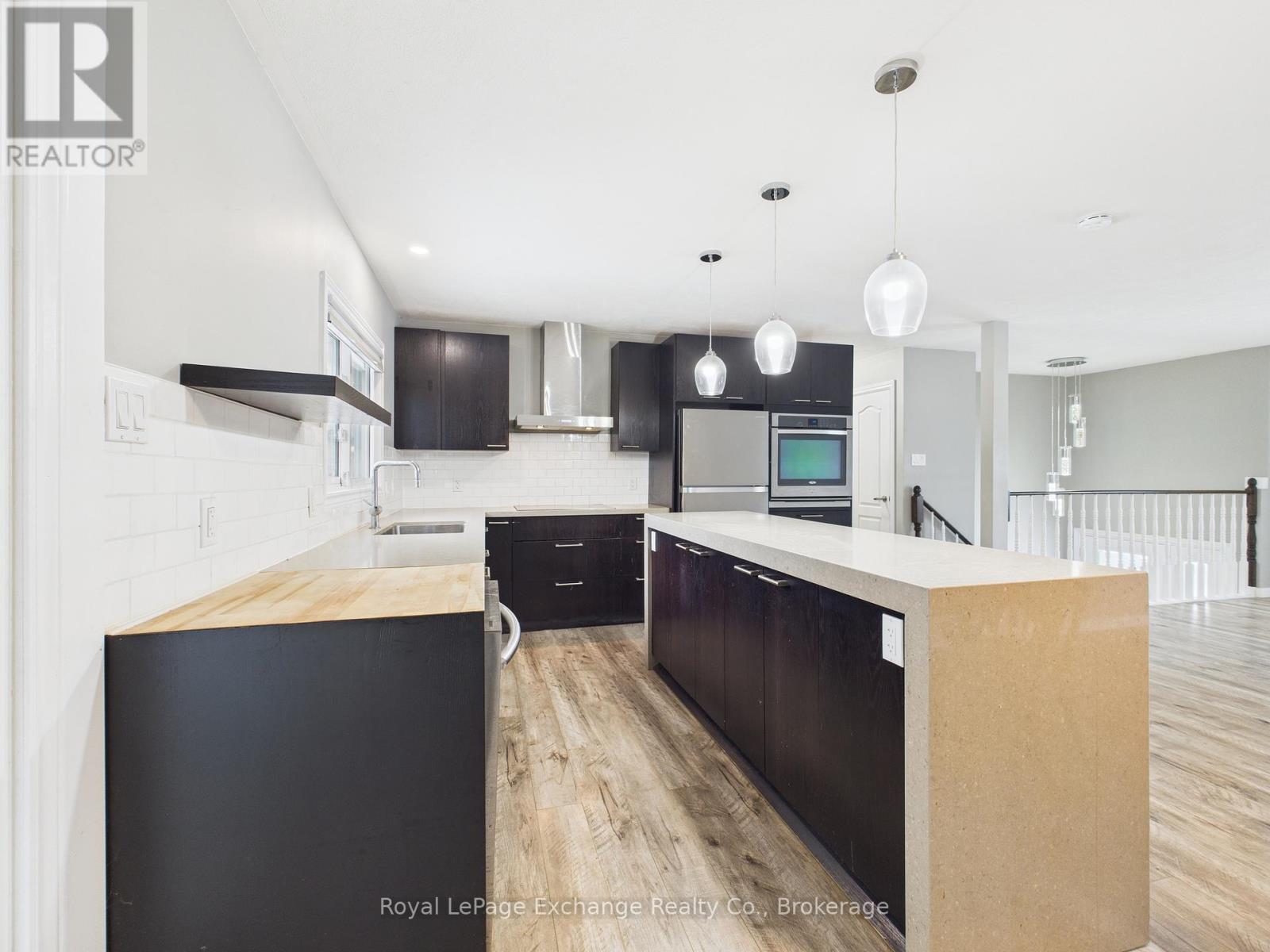 287 Kingsway Street, Kincardine, Ontario  N2Z 1G3 - Photo 6 - X12642110