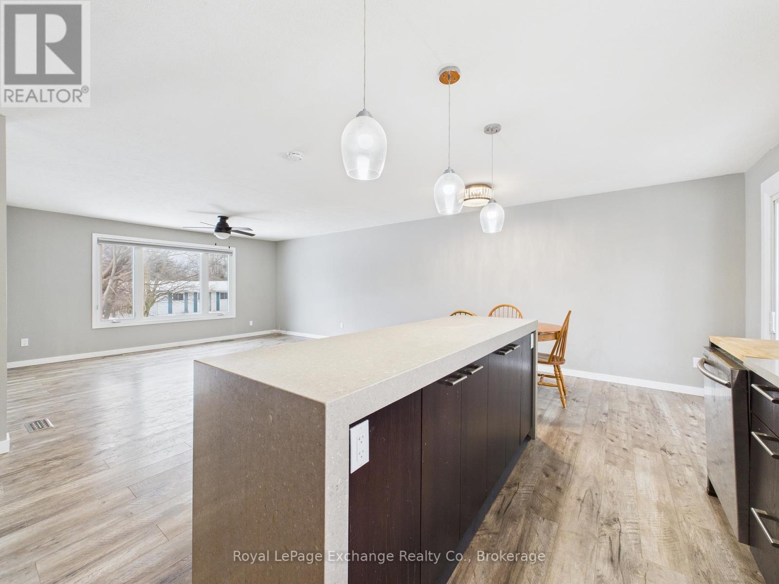 287 Kingsway Street, Kincardine, Ontario  N2Z 1G3 - Photo 7 - X12642110