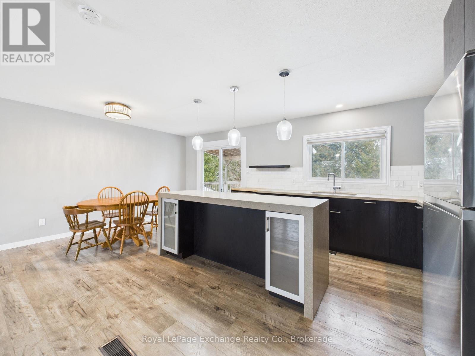 287 Kingsway Street, Kincardine, Ontario  N2Z 1G3 - Photo 8 - X12642110