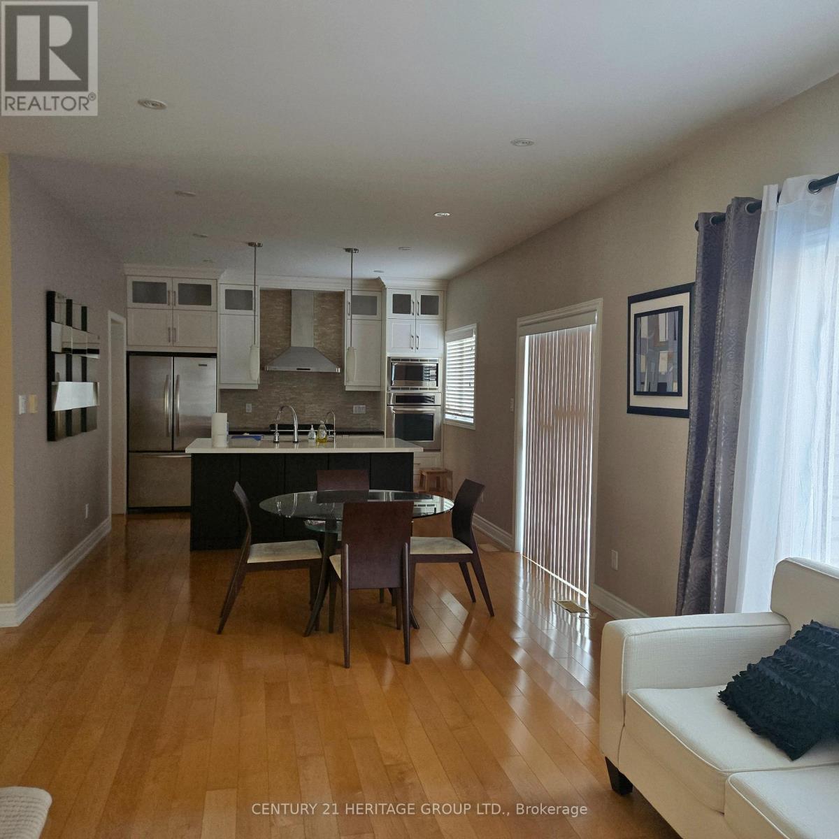 54 Farnham Drive, Richmond Hill, Ontario  L4B 4E7 - Photo 10 - N12641922