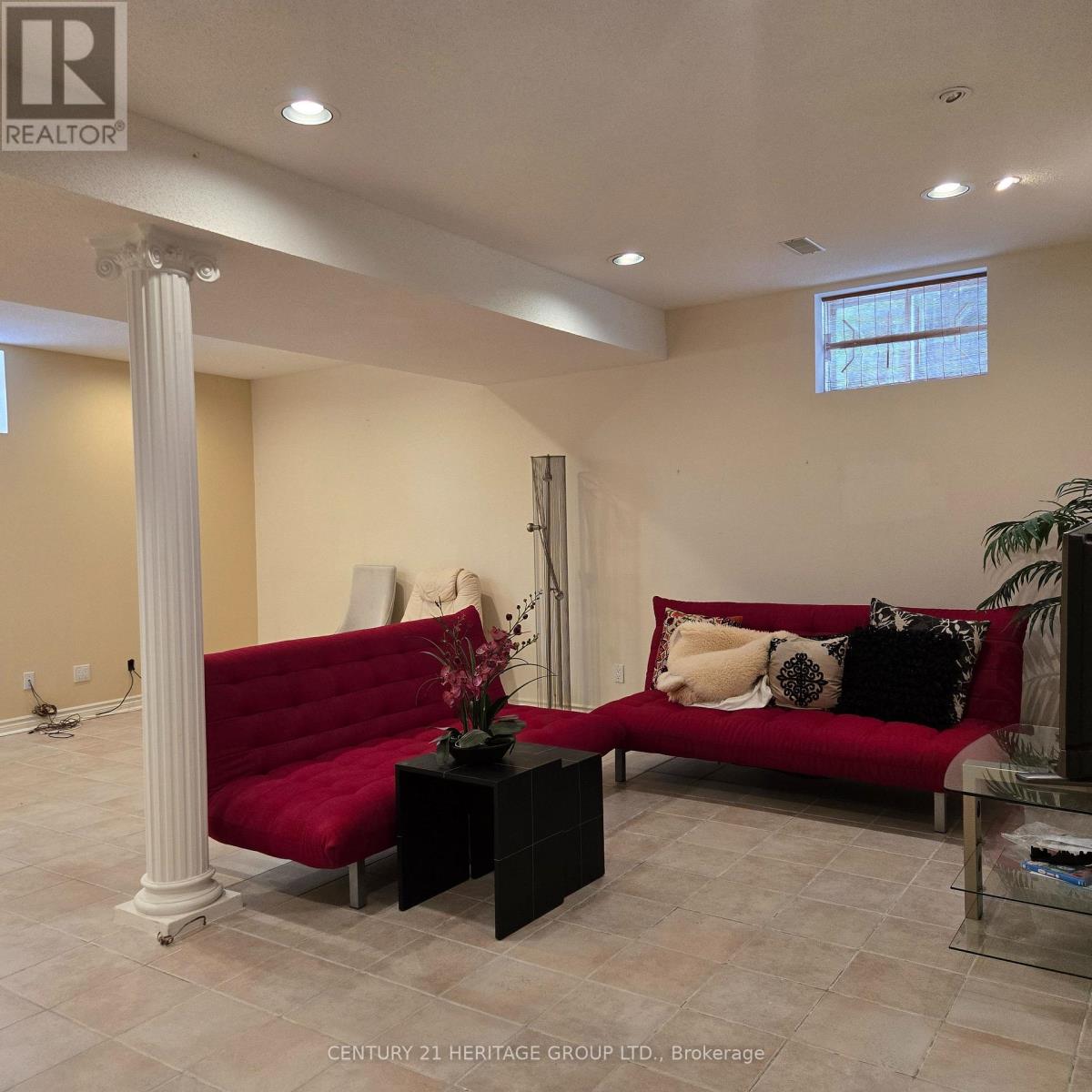 54 Farnham Drive, Richmond Hill, Ontario  L4B 4E7 - Photo 31 - N12641922