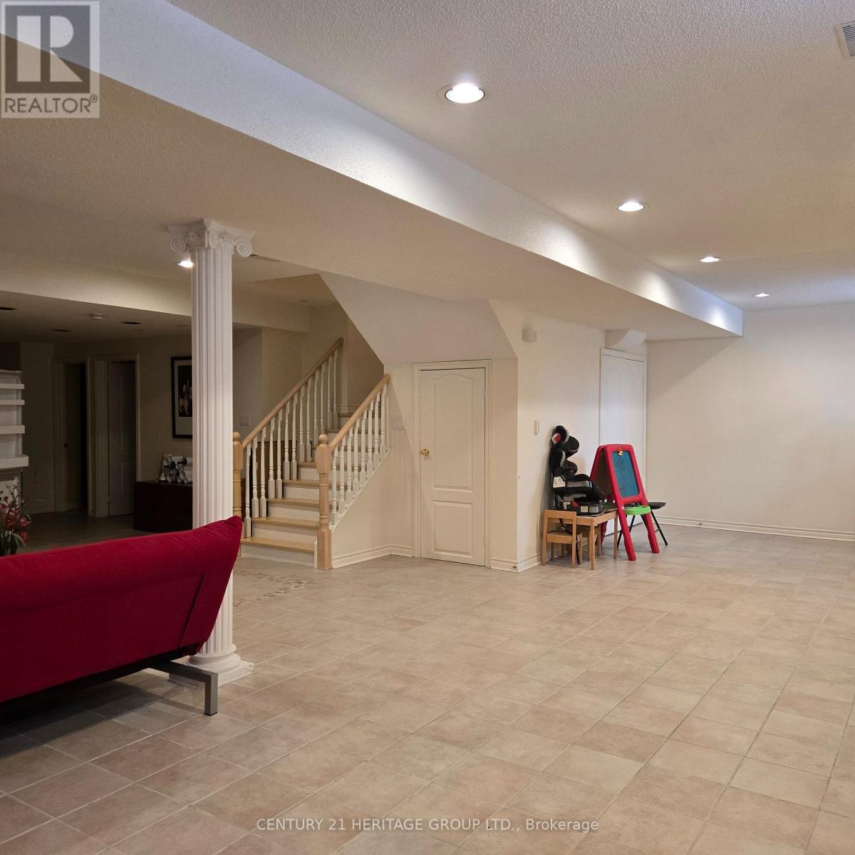 54 Farnham Drive, Richmond Hill, Ontario  L4B 4E7 - Photo 30 - N12641922