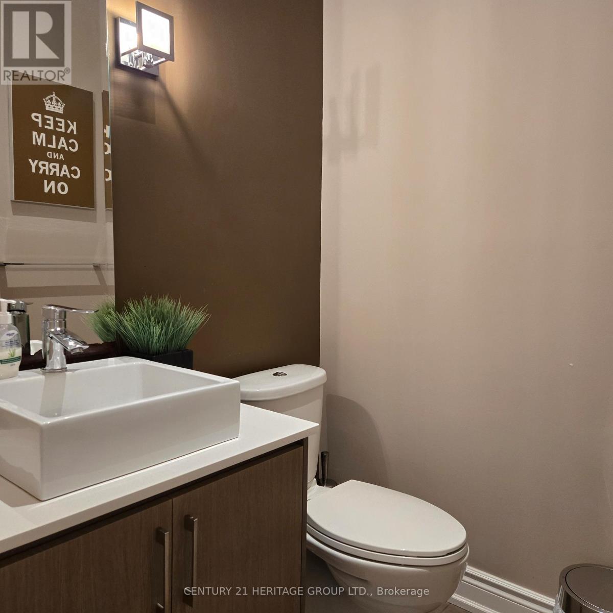 54 Farnham Drive, Richmond Hill, Ontario  L4B 4E7 - Photo 4 - N12641922