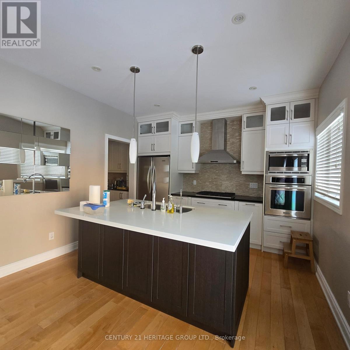 54 Farnham Drive, Richmond Hill, Ontario  L4B 4E7 - Photo 8 - N12641922