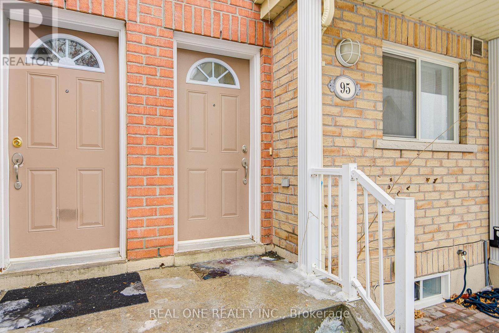 95 Faithful Way, Markham, Ontario  L3R 1A1 - Photo 3 - N12642108