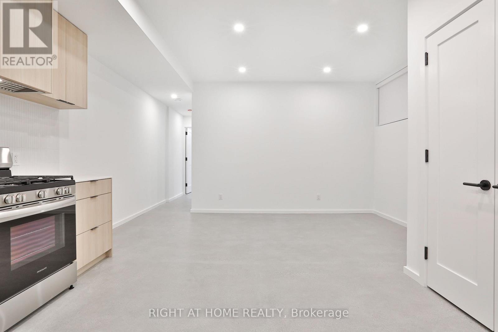 4 - 28 Salem Avenue, Toronto, Ontario  M6H 3C1 - Photo 3 - W12611938