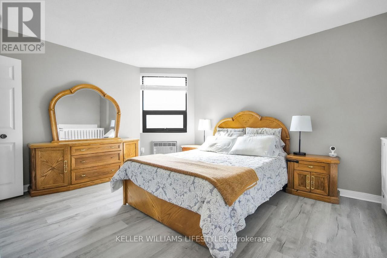 604 - 549 Ridout Street N, London East, Ontario  N6A 5N5 - Photo 10 - X12642130