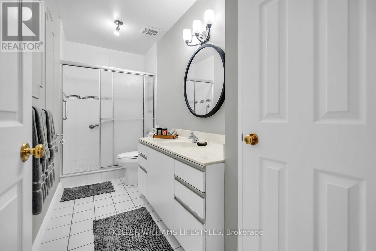 604 - 549 Ridout Street N, London East, Ontario  N6A 5N5 - Photo 15 - X12642130