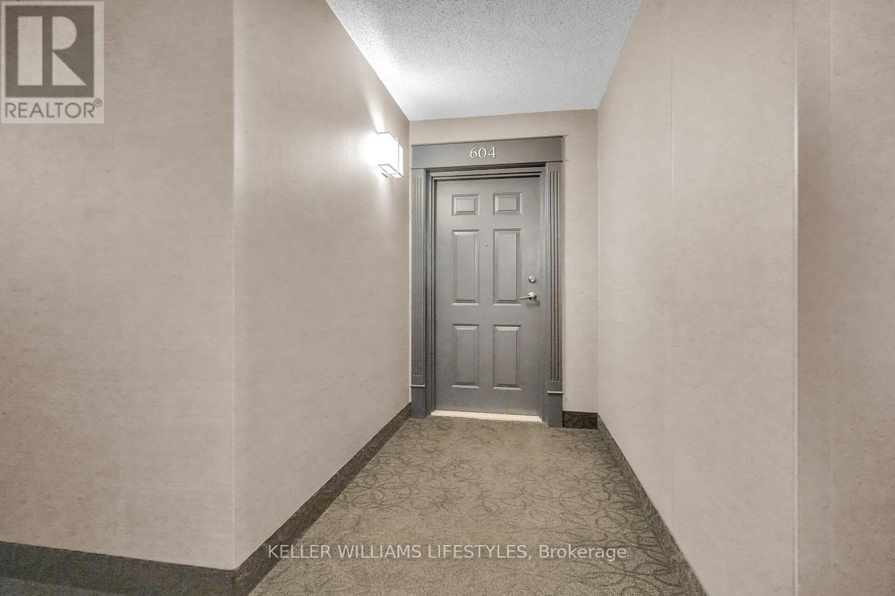 604 - 549 Ridout Street N, London East, Ontario  N6A 5N5 - Photo 2 - X12642130