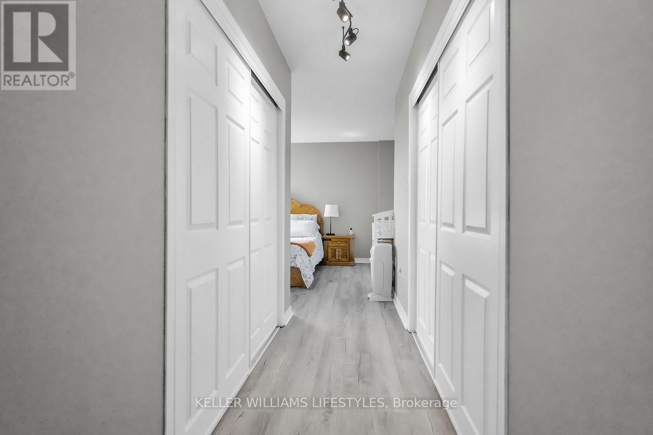 604 - 549 Ridout Street N, London East, Ontario  N6A 5N5 - Photo 9 - X12642130