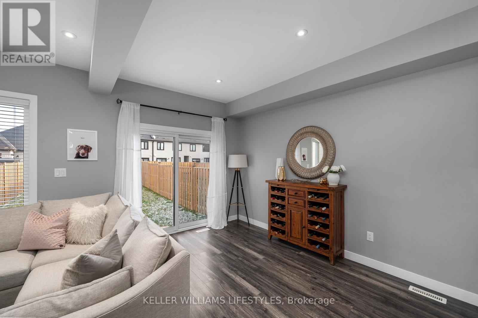 252 Doan Drive, Middlesex Centre, Ontario  N0L 1R0 - Photo 12 - X12642140