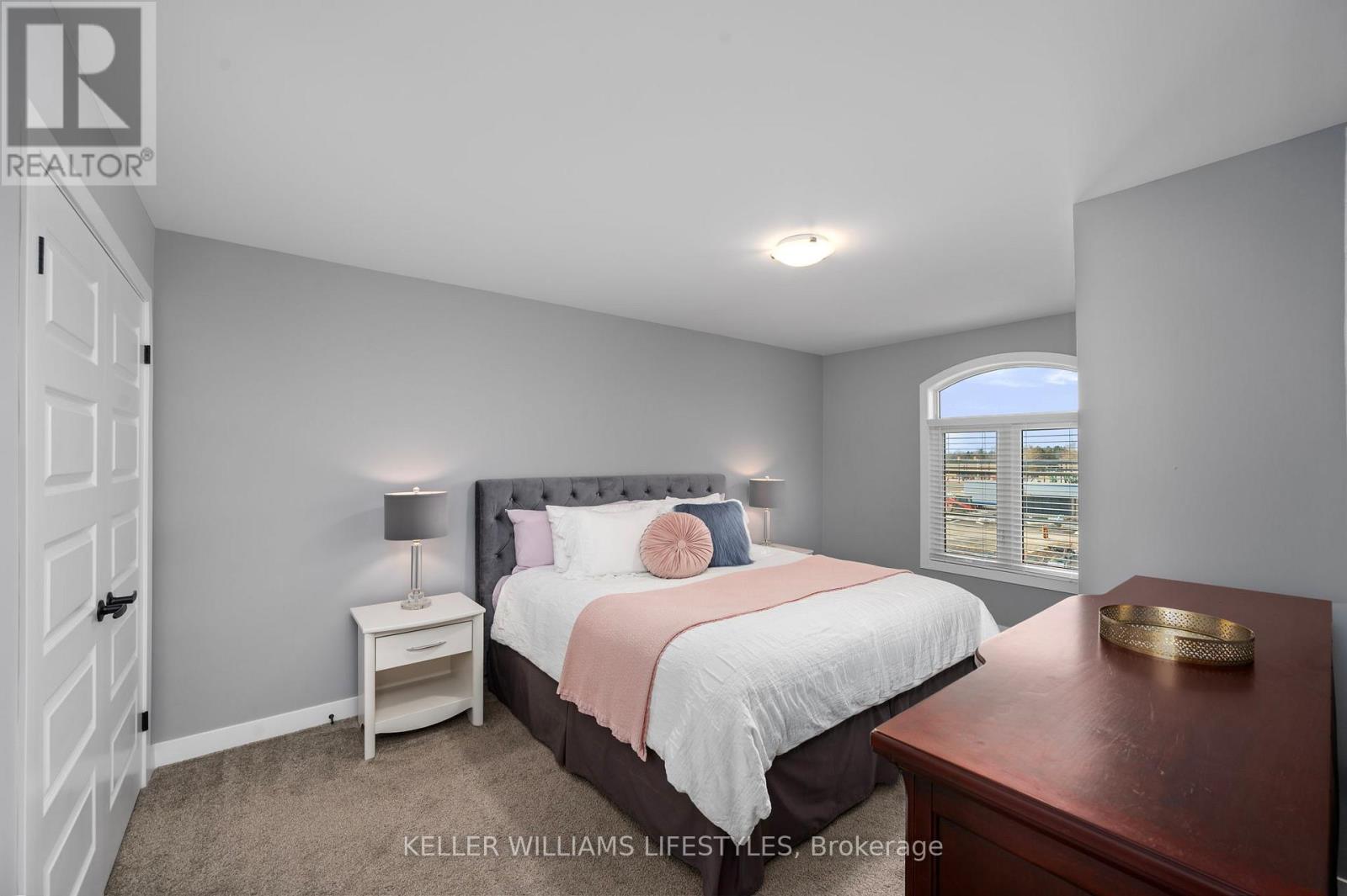 252 Doan Drive, Middlesex Centre, Ontario  N0L 1R0 - Photo 15 - X12642140