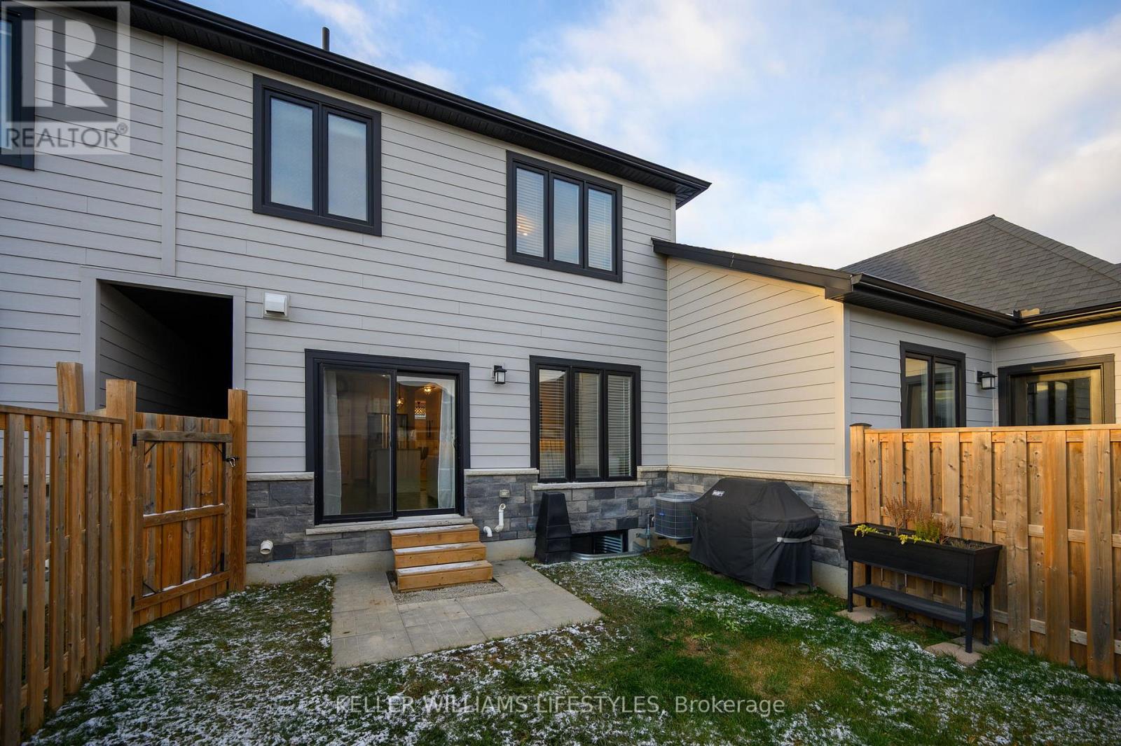 252 Doan Drive, Middlesex Centre, Ontario  N0L 1R0 - Photo 31 - X12642140