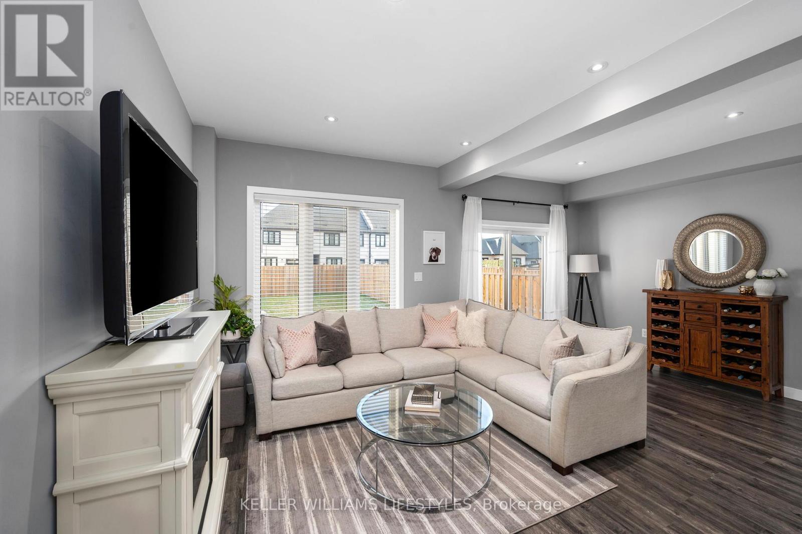 252 Doan Drive, Middlesex Centre, Ontario  N0L 1R0 - Photo 7 - X12642140