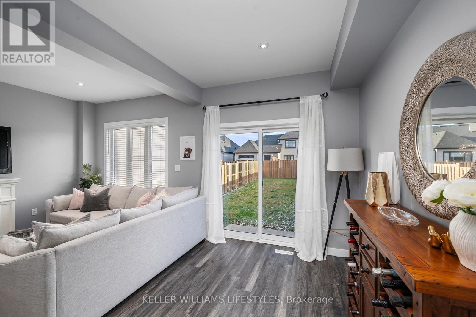 252 Doan Drive, Middlesex Centre, Ontario  N0L 1R0 - Photo 8 - X12642140