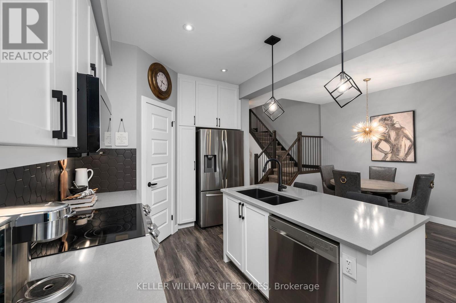 252 Doan Drive, Middlesex Centre, Ontario  N0L 1R0 - Photo 9 - X12642140