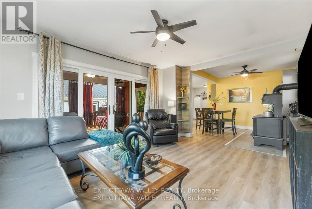 44 Lacroix Bay Road, Whitewater Region, Ontario  K0J 2L0 - Photo 13 - X12642120