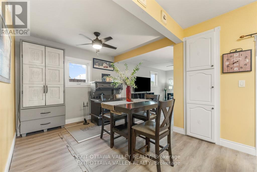 44 Lacroix Bay Road, Whitewater Region, Ontario  K0J 2L0 - Photo 15 - X12642120