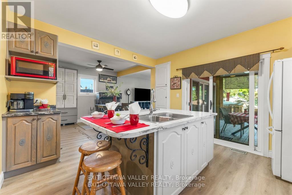 44 Lacroix Bay Road, Whitewater Region, Ontario  K0J 2L0 - Photo 17 - X12642120