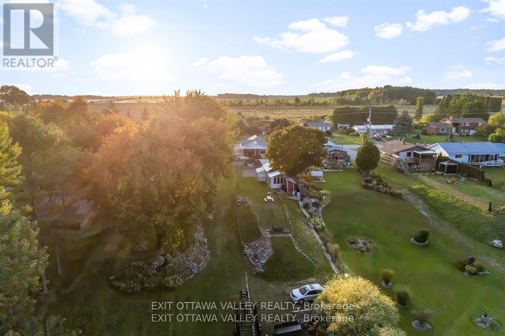 44 Lacroix Bay Road, Whitewater Region, Ontario  K0J 2L0 - Photo 36 - X12642120