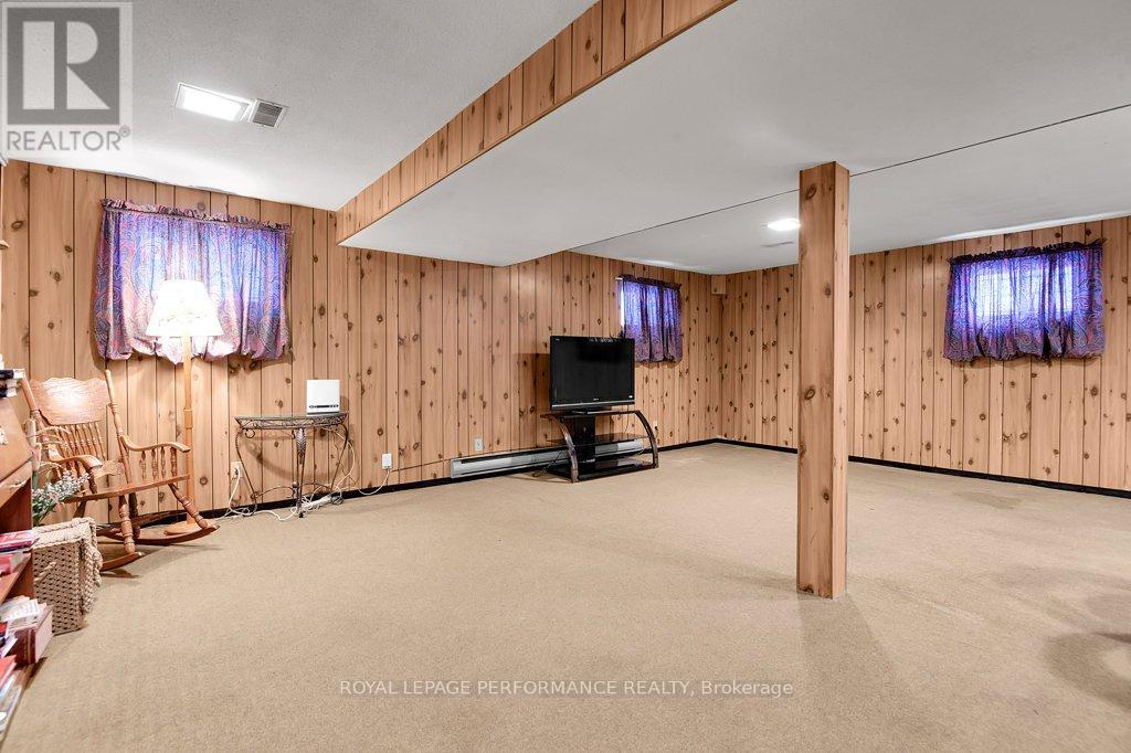 456 Blake Boulevard, Ottawa, Ontario  K1K 1B1 - Photo 17 - X12642156